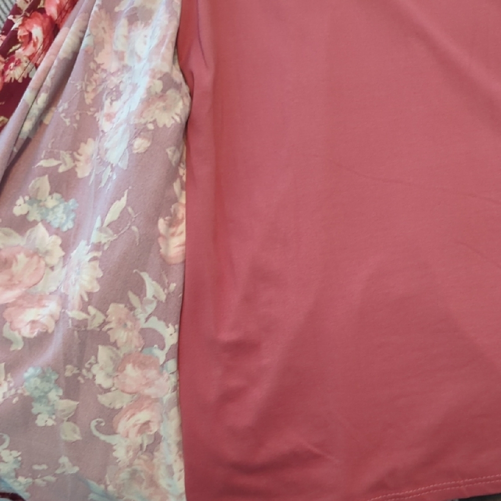 Floral Two In One Blouse - Picture 7 of 10